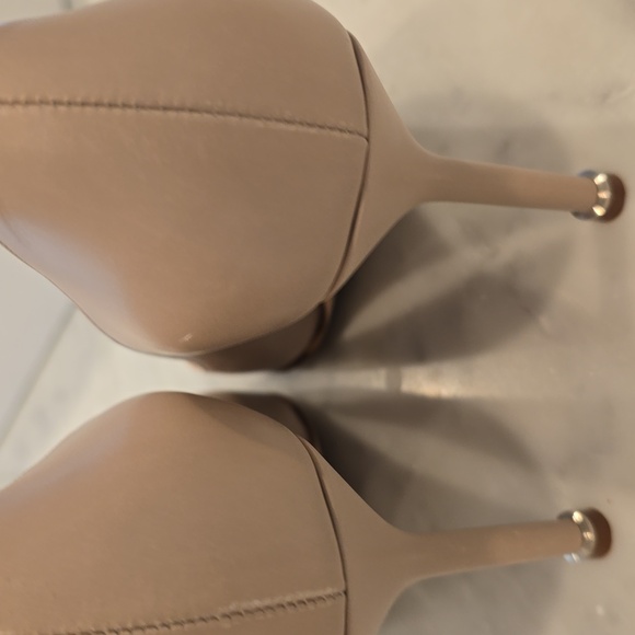 Manolo Blahnik Hangisi Heels with Crystal Embellishments - Picture 3 of 8